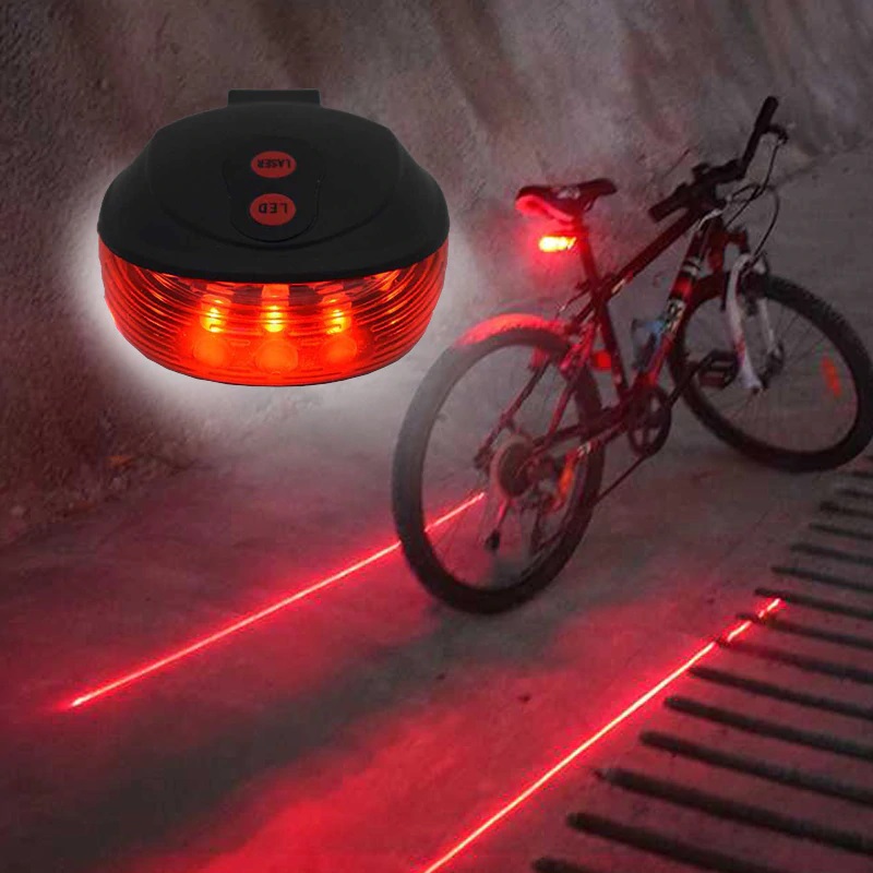 Luz trasera de seguridad para bici roja encendida-2