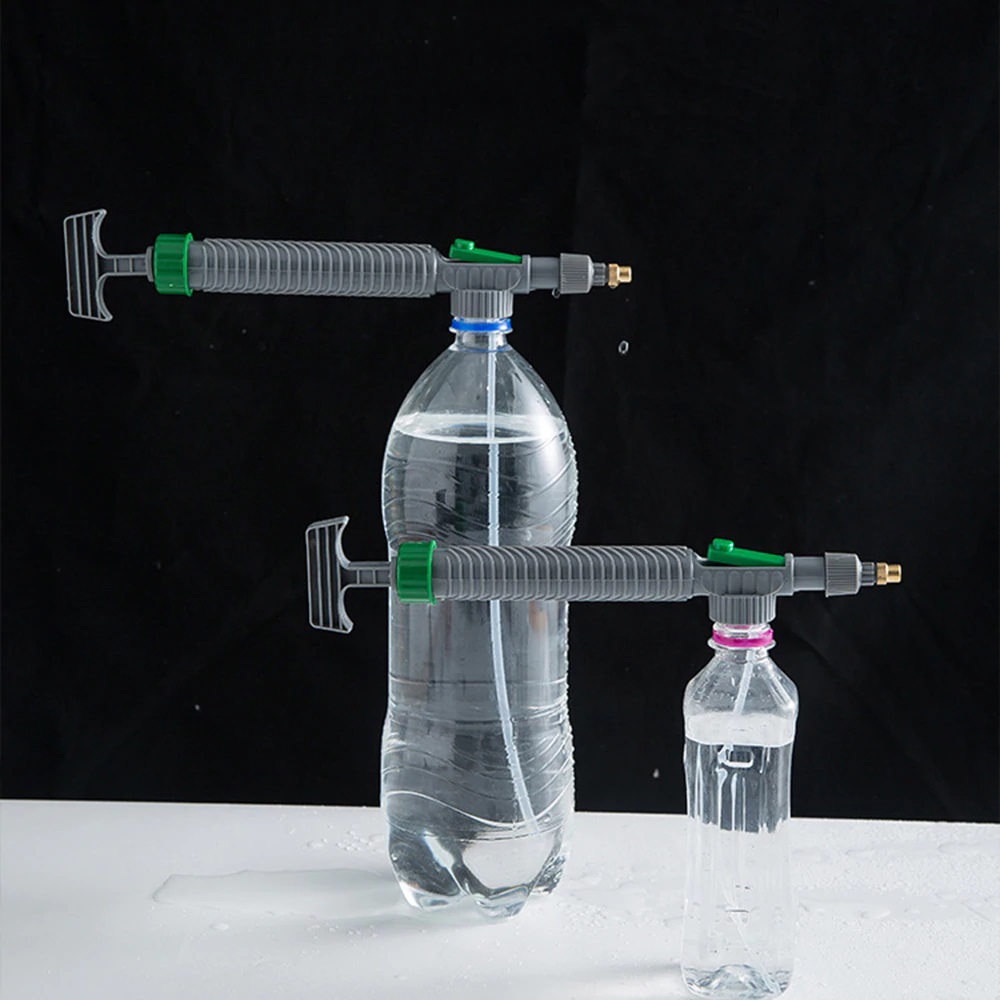 bomba de agua puesta en botella